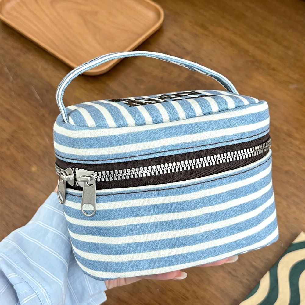 กล่องเก็บของทรงสี่เหลี่ยมลายทา - Cosmetic Bags บทวิจารณ์และราคา